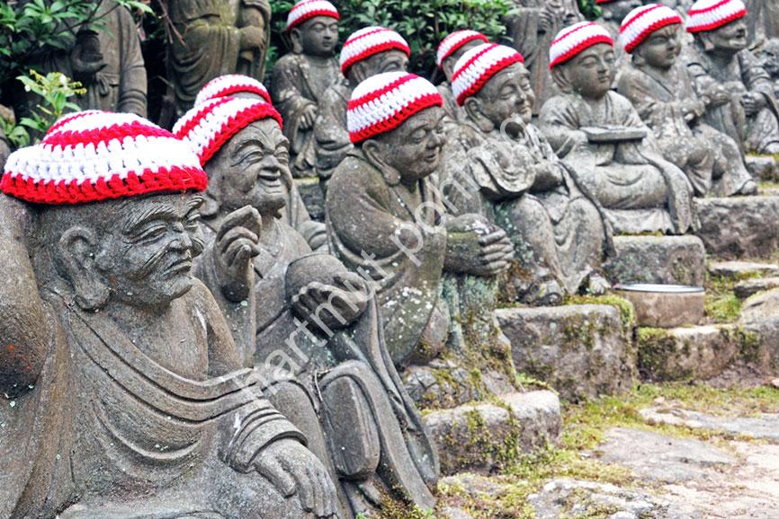 JAPANESE-TEMPLE-DAISHO-IN-RAKAN-STATUE