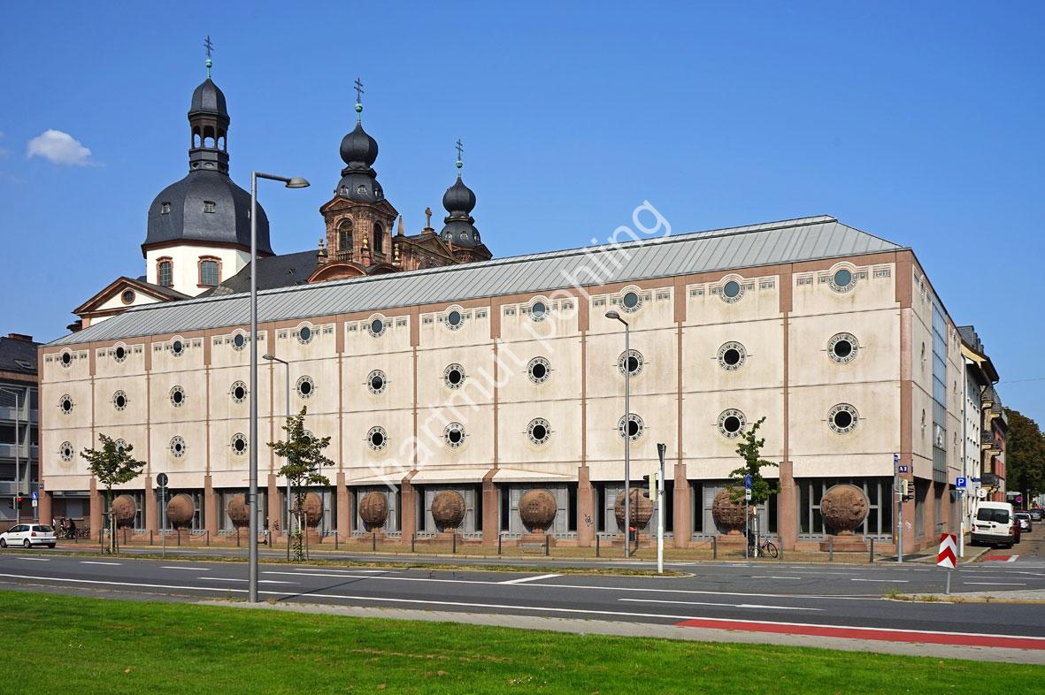 BOEHM-GOTTFRIED-BIBLIOTHEK-UNI-MANNHEIM02