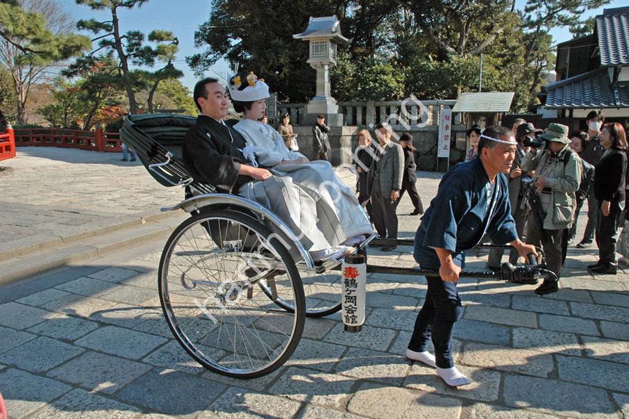JAPAN-STADT-KAMAKURA-WEDDING-COUPLE02
