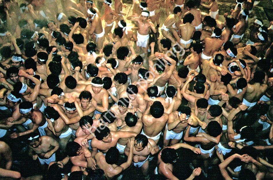 JAPAN-MATSURI-HADAKA