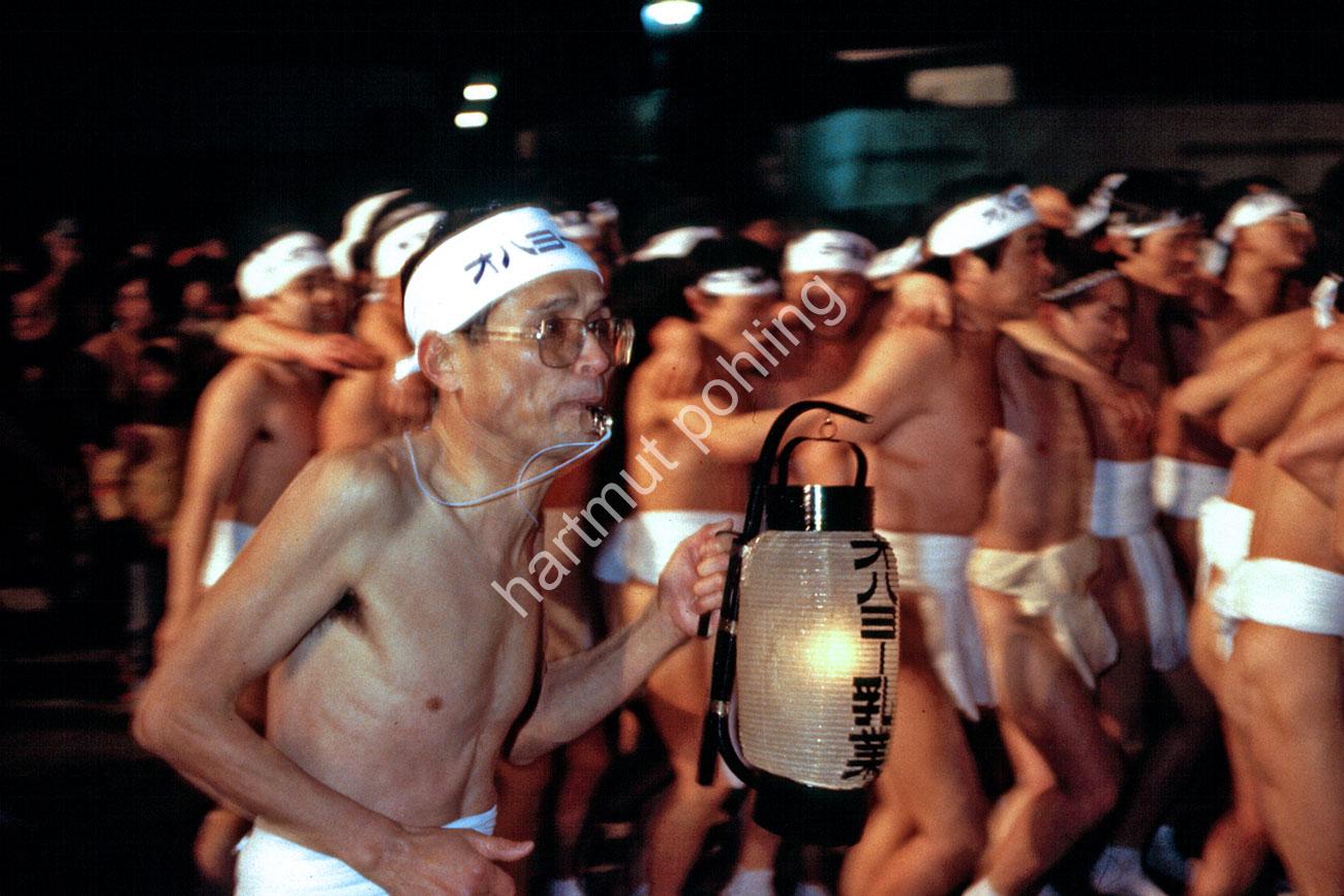 JAPAN-MATSURI-HADAKA04