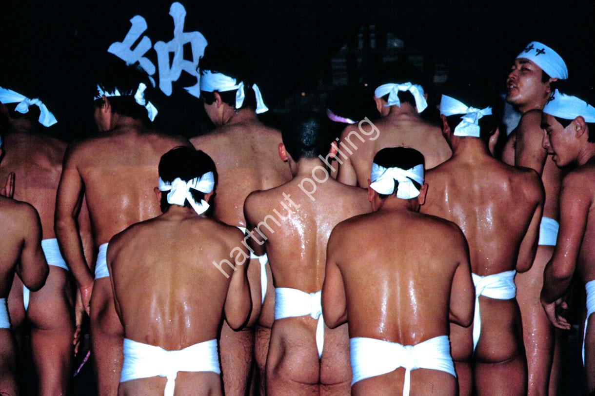 JAPAN-MATSURI-HADAKA06