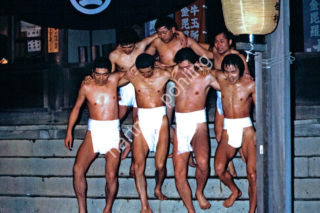 JAPAN-MATSURI-HADAKA07