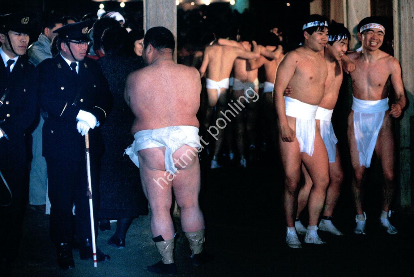 JAPAN-MATSURI-HADAKA12