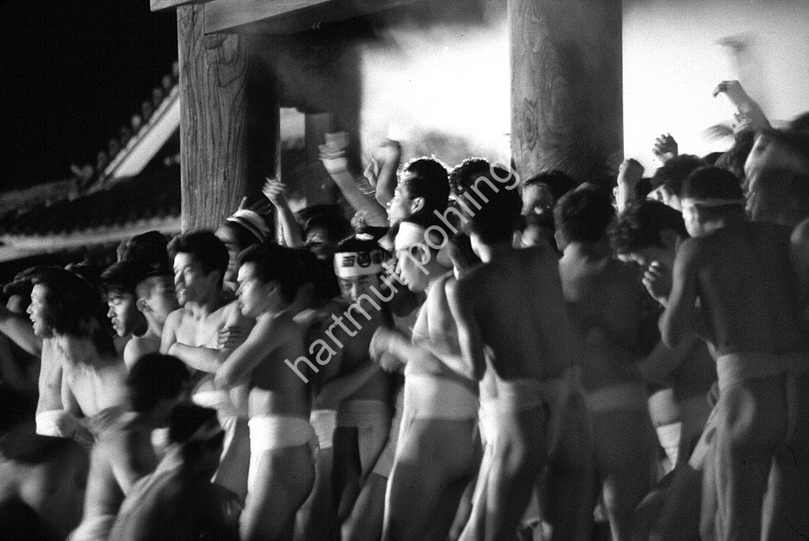 JAPAN-MATSURI-HADAKA21