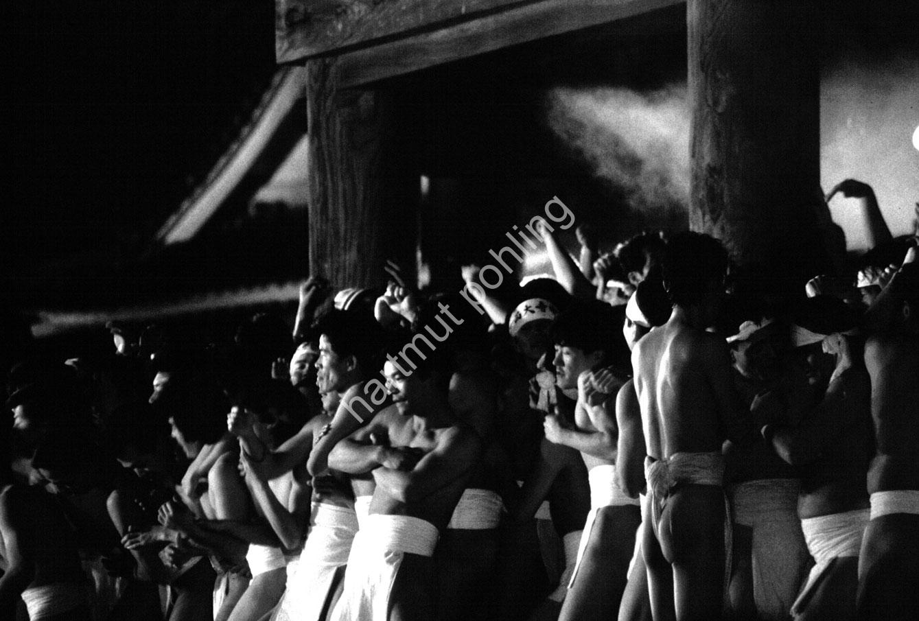 JAPAN-MATSURI-HADAKA22