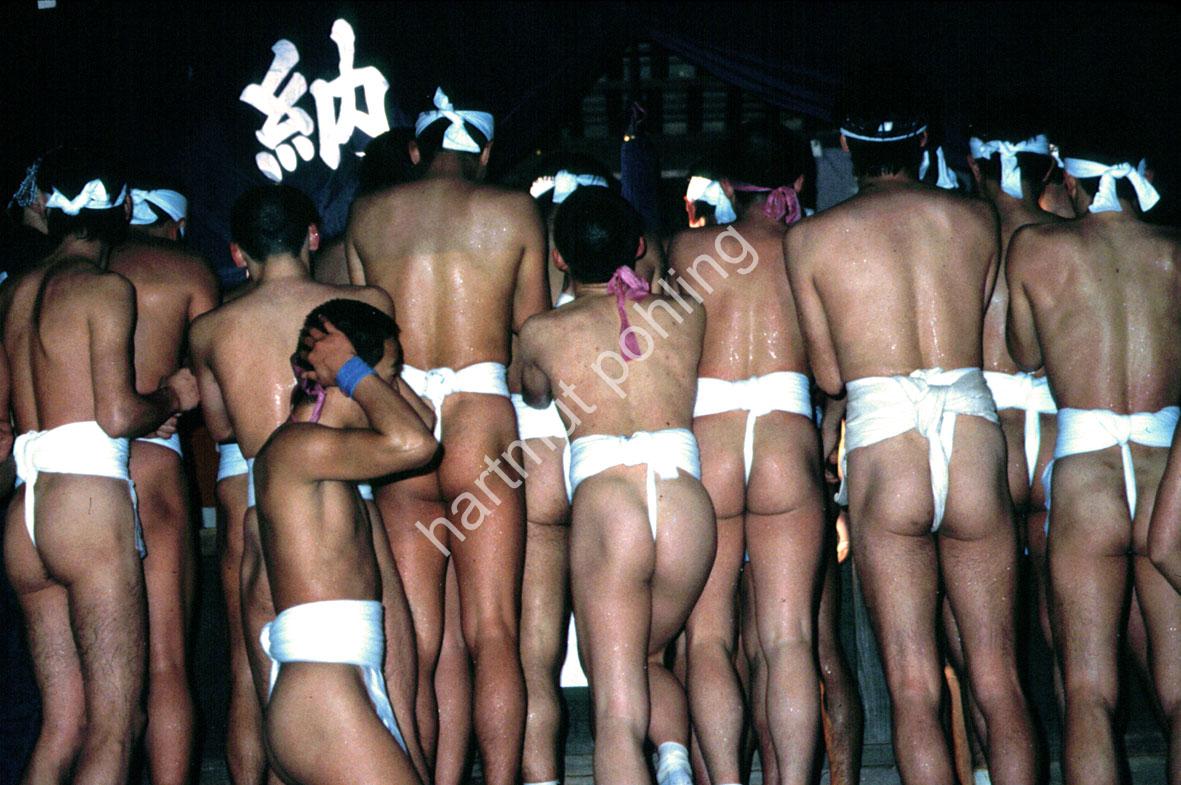 JAPAN-MATSURI-HADAKA26