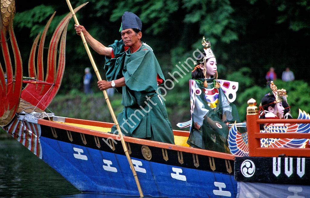 JAPAN-MATSURI-MIFUNE02