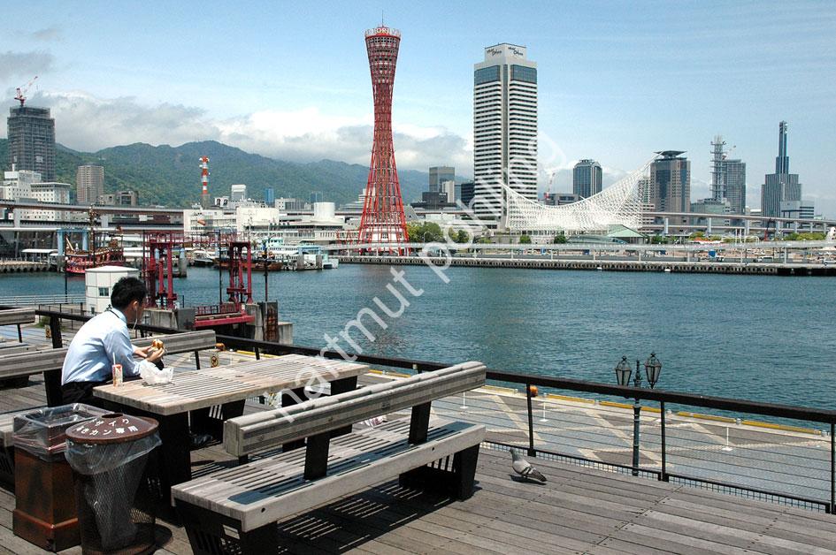 JAPAN-STADT-KOBE-PORT-TOWER