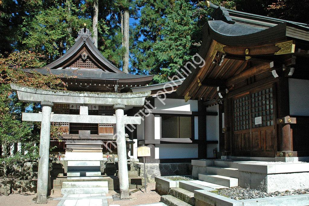 JAPANESE-SHRINE-SAKURAYAMA-HACHIMANGU05