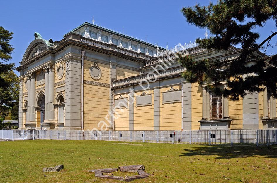 KATAYAMA-TOKUMA-NARA-NATIONAL-MUSEUM02