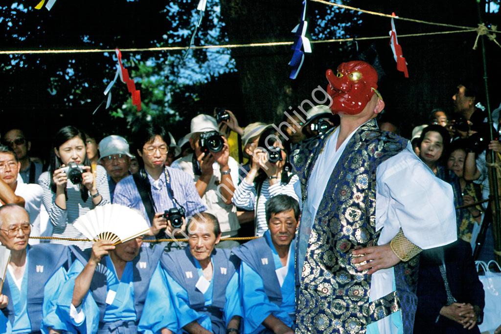 JAPAN-MATSURI-MENKAKE-GYORETSU12