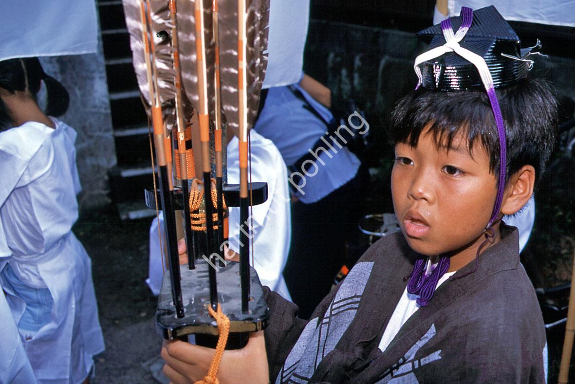 JAPAN-MATSURI-MENKAKE-GYORETSU23