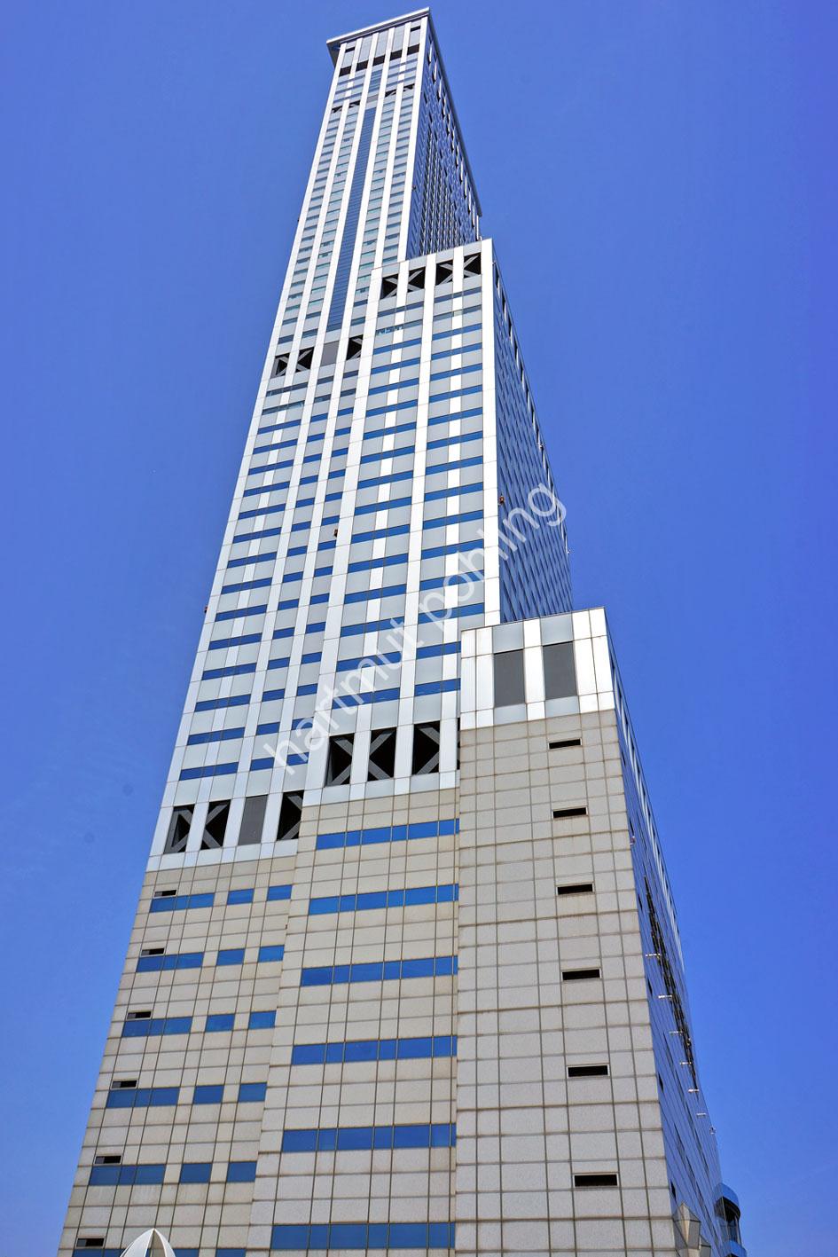 YASUI-ARCHITECTS-RINKU-GATE-TOWER07