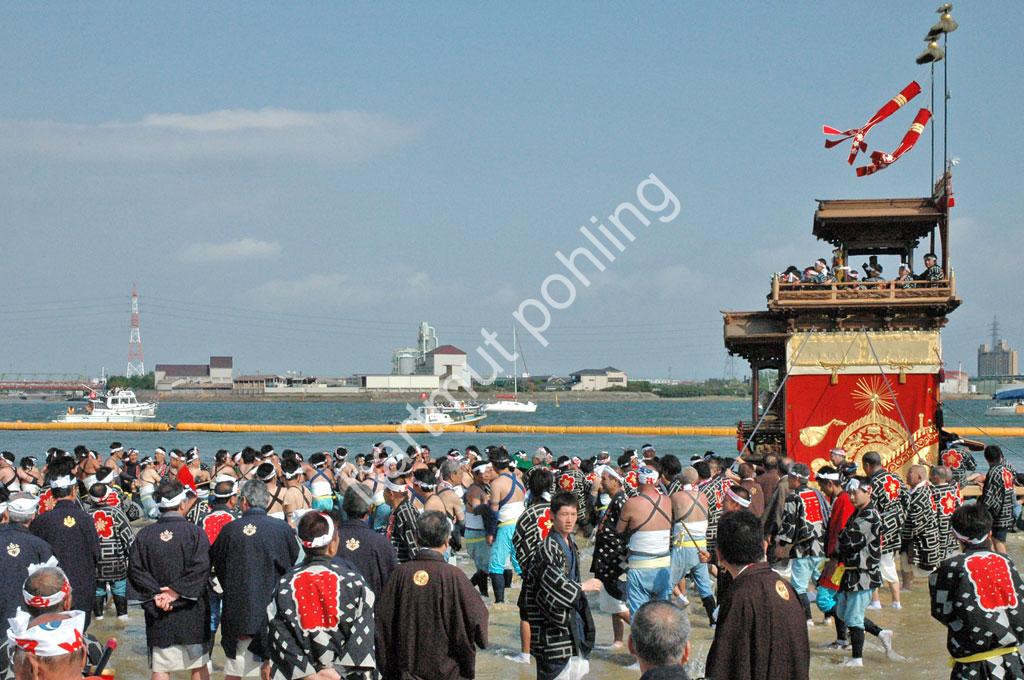JAPAN-MATSURI-LOW-TIDE-FESTIVAL14