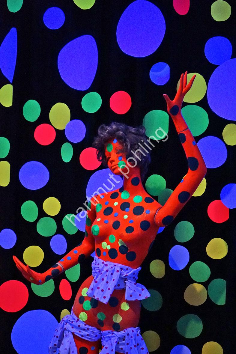 KUSAMA-YAYOI-LOVE-ROOM02