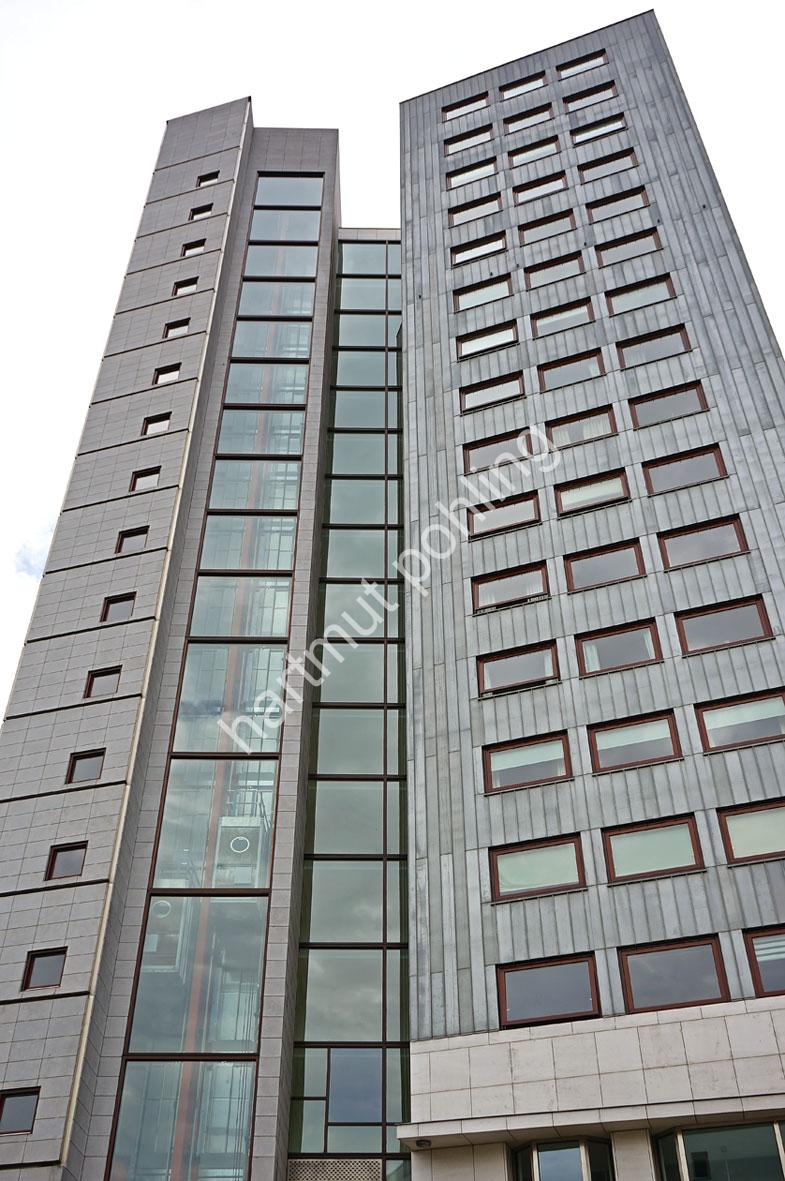 SIZA-ALVARO-TOREN-VAN-SIZA03