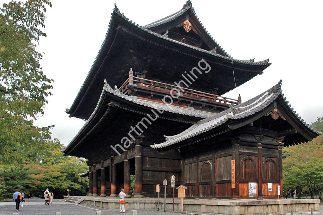 JAPANESE-TEMPLE-NANZEN-JI-SAN-MON
