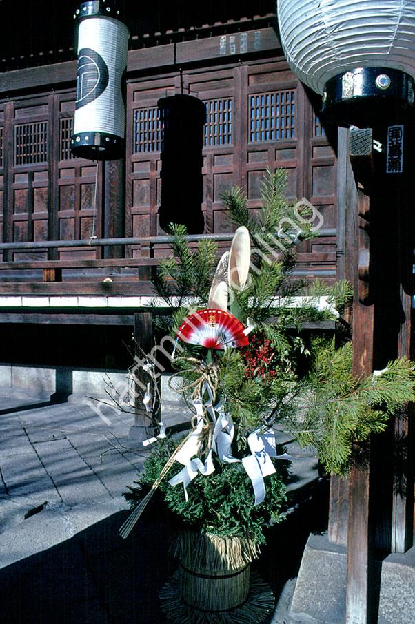 JAPAN-TRADITION-NEW-YEAR-KADOMATSU04