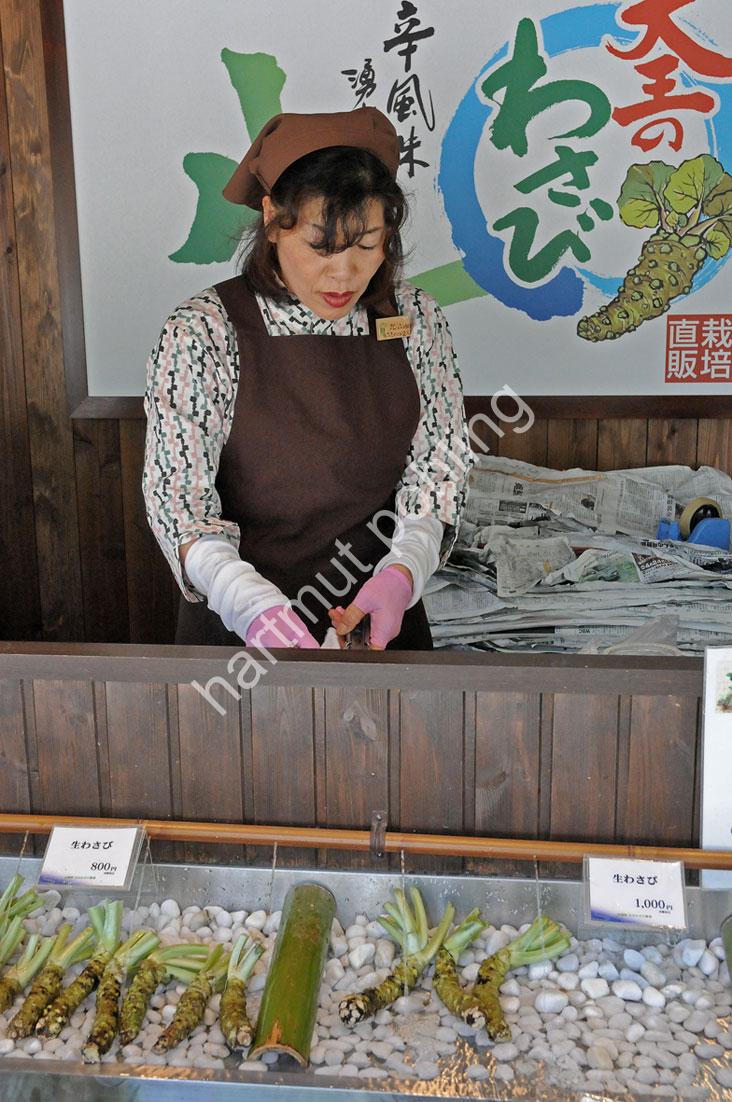JAPAN-TRADITION-WASABI-CULTIVATION-DAIO-FARM05