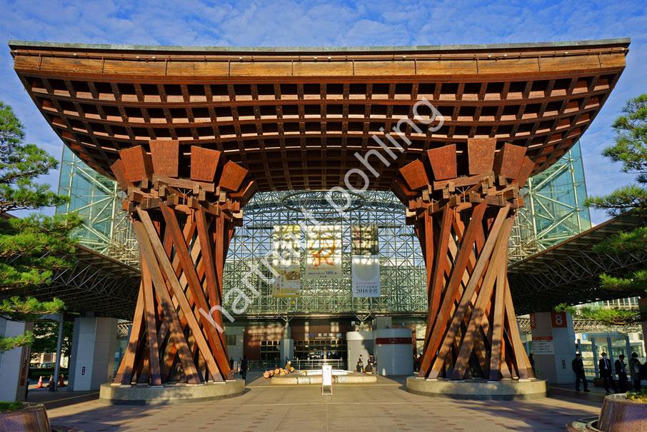 SHIRAE-RYUZO-KANAZAWA-STATION-TSUZUMI-GATE