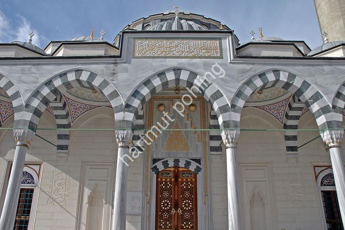JAPANESE-MOSQUE-TOKYO-CAMII07