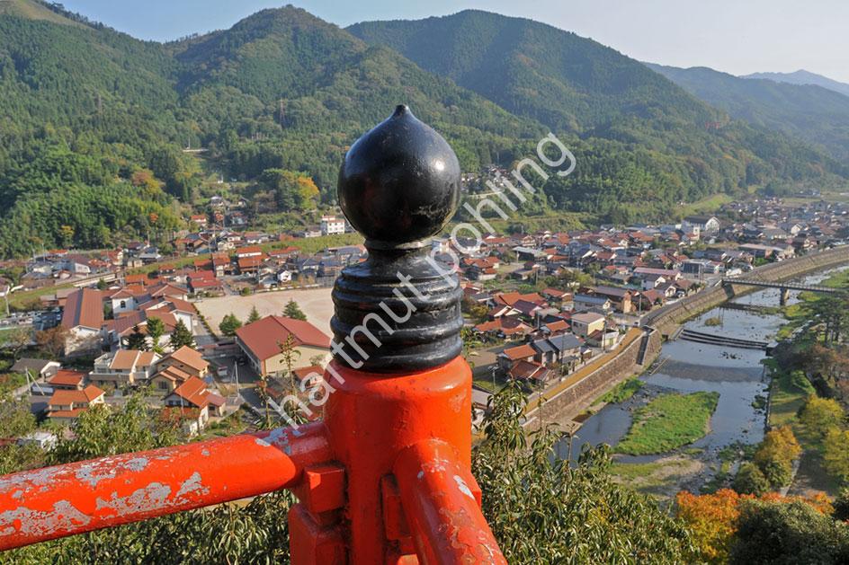 JAPAN-STADT-TSUWANO-BIRDS-EYE-VIEW