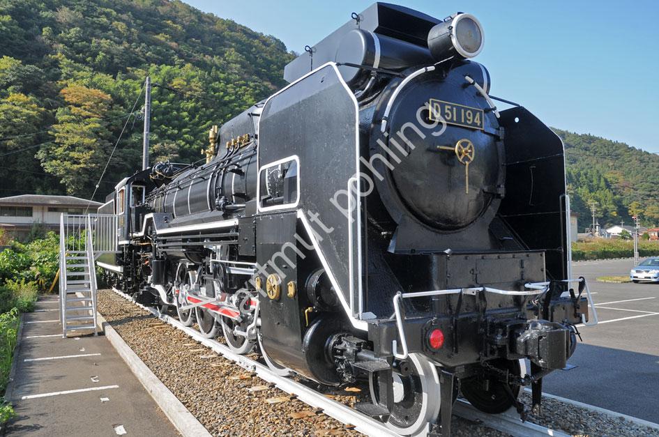 JAPAN-STADT-TSUWANO-STEAM-LOCOMOTIVE-D51-02