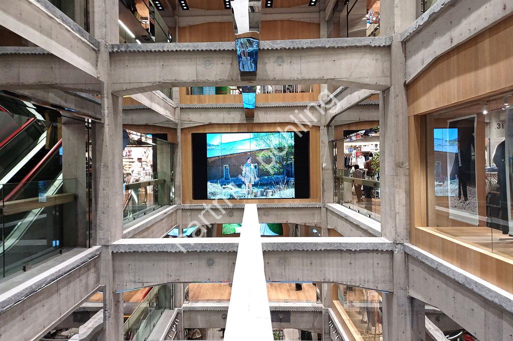 HERZOG-DE-MEURON-UNIQLO-TOKYO05