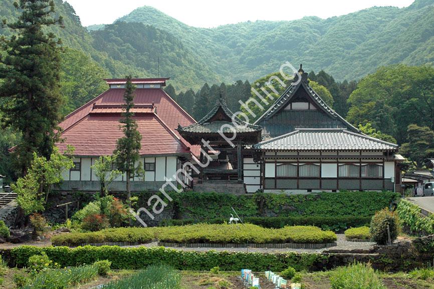 JAPANESE-TEMPLE-GANSHO-IN