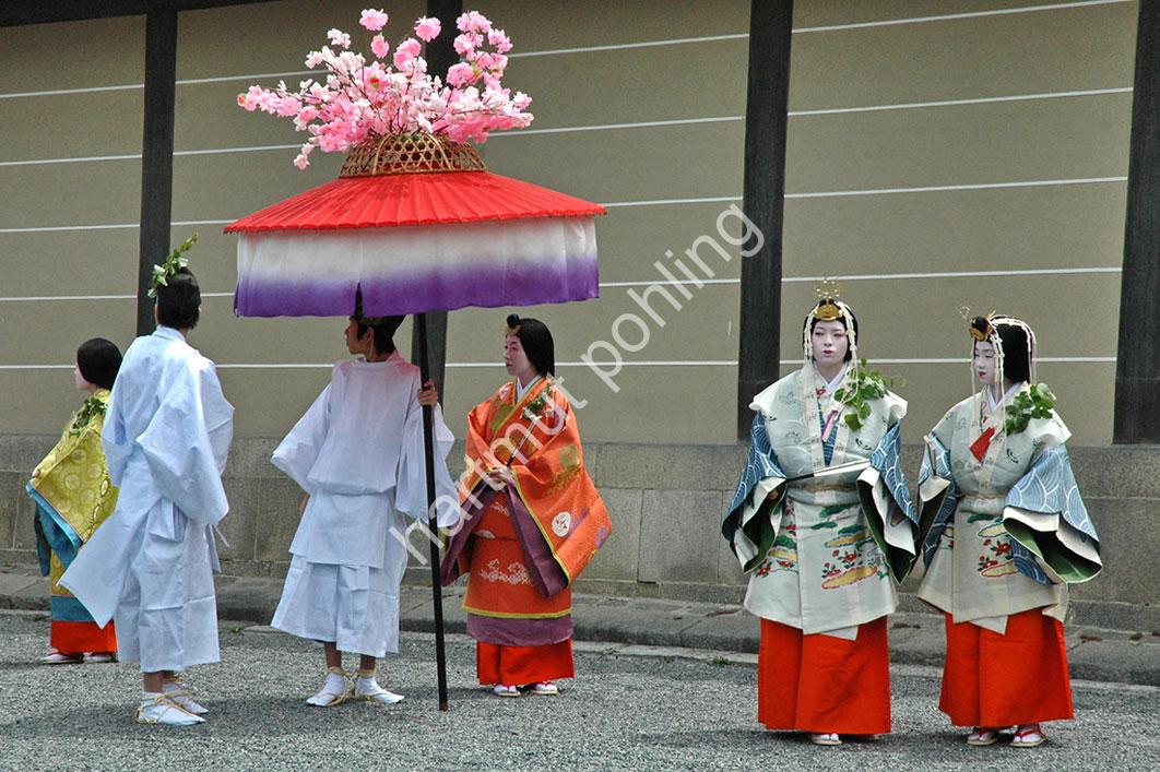 JAPAN-MATSURI-AOI36
