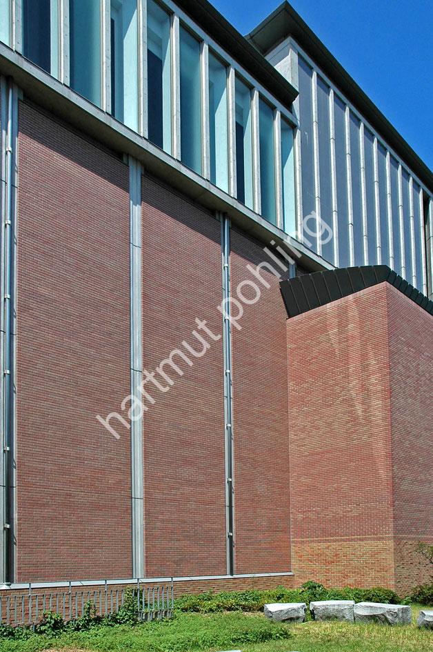 OKADA-SHINICHI-TOKYO-UNIVERSITY-ARTS-CONCERT-HALL05