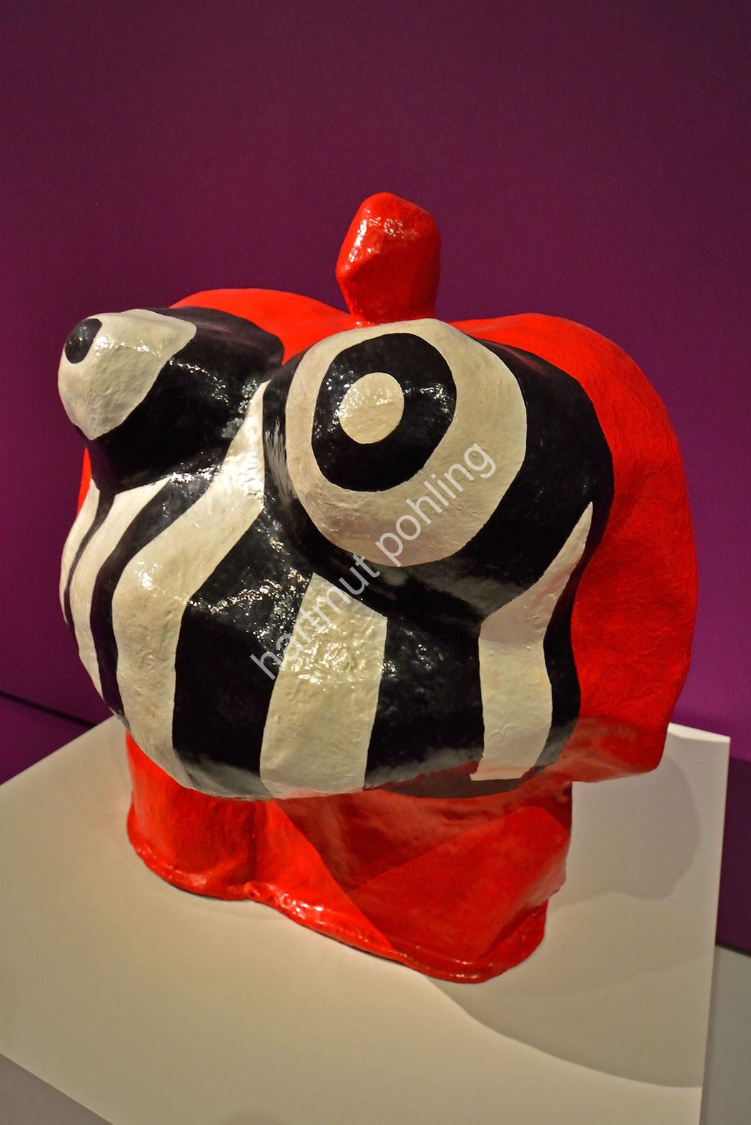 DE-SAINT-PHALLE-NIKI-RED-BALL-ANNE03