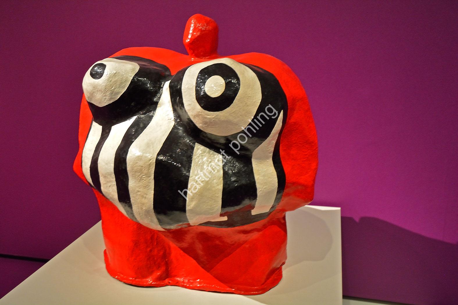 DE-SAINT-PHALLE-NIKI-RED-BALL-ANNE04