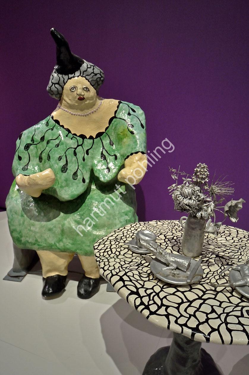 DE-SAINT-PHALLE-NIKI-TEA-PARTY02