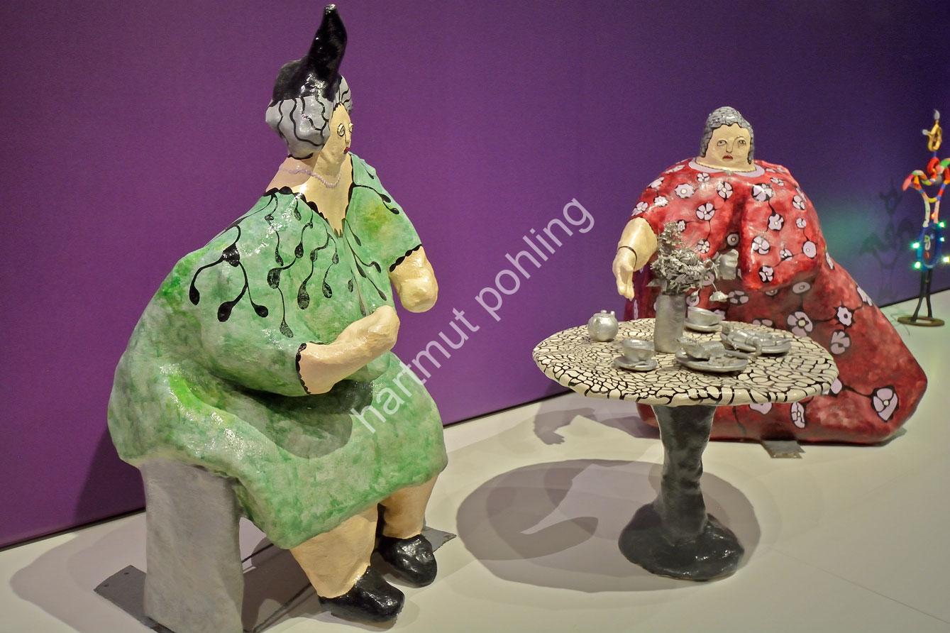 DE-SAINT-PHALLE-NIKI-TEA-PARTY04