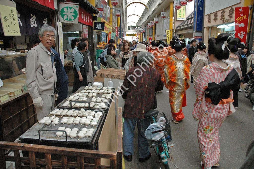 JAPAN-MATSURI-KUSATSU-SHUKUBA40
