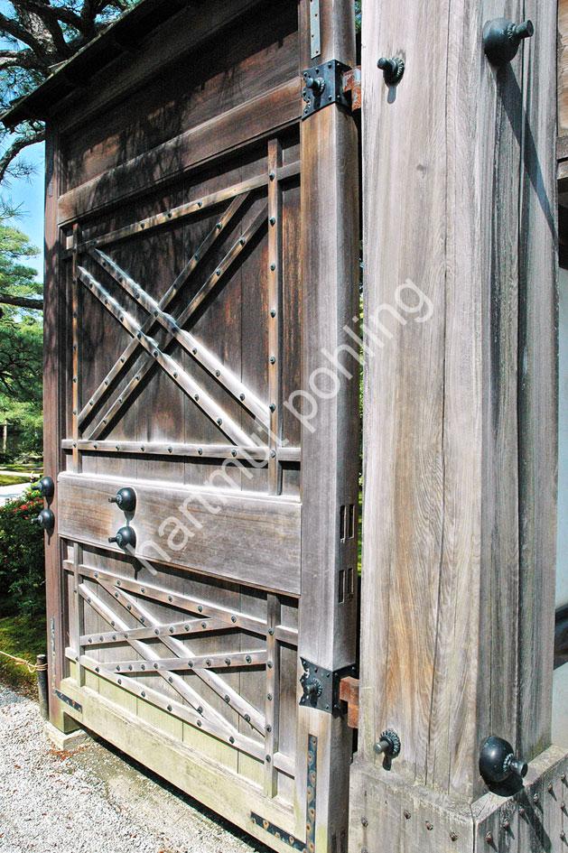 JAPANESE-PALACE-KYOTO-GOSHO-ENTRANCE-GATE