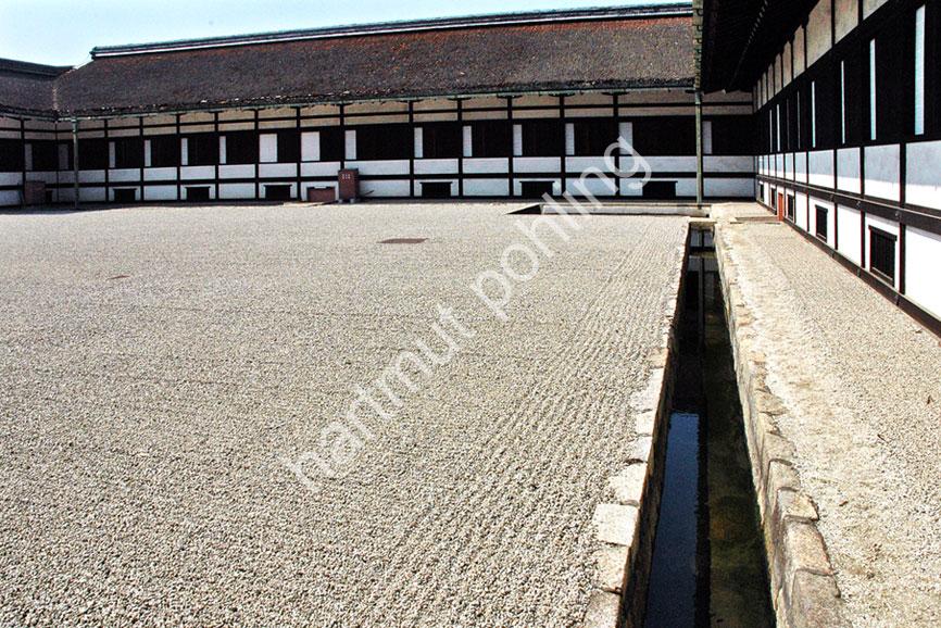 JAPANESE-PALACE-KYOTO-GOSHO-SEIRYODEN-HALL