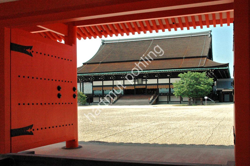 JAPANESE-PALACE-KYOTO-GOSHO-SHISHINDEN-GATE-JOMEI-MON