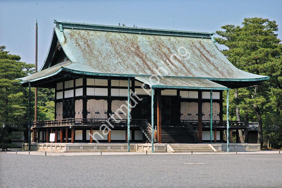 JAPANESE-PALACE-KYOTO-GOSHO-SHUNKODEN-HALL