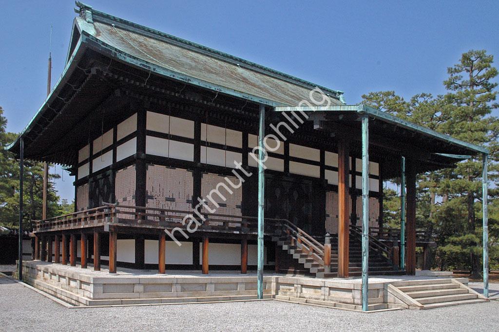 JAPANESE-PALACE-KYOTO-GOSHO-SHUNKODEN-HALL02