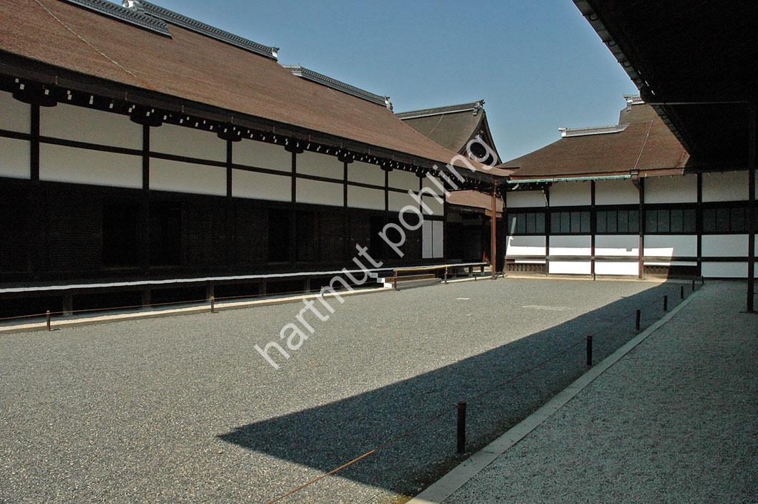 JAPANESE-PALACE-KYOTO-SEIRYODEN-EASTERN-GARDEN