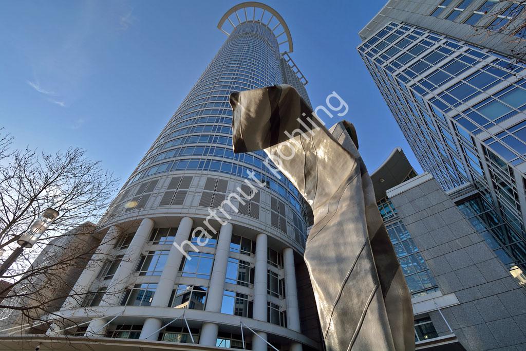 OLDENBURG-CLAES-INVERTED-COLLAR-AND-TIE02