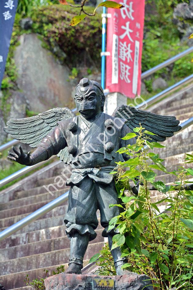 JAPANESE-TEMPLE-KENCHO-JI-HANSOBO-SHRINE-TENGU04