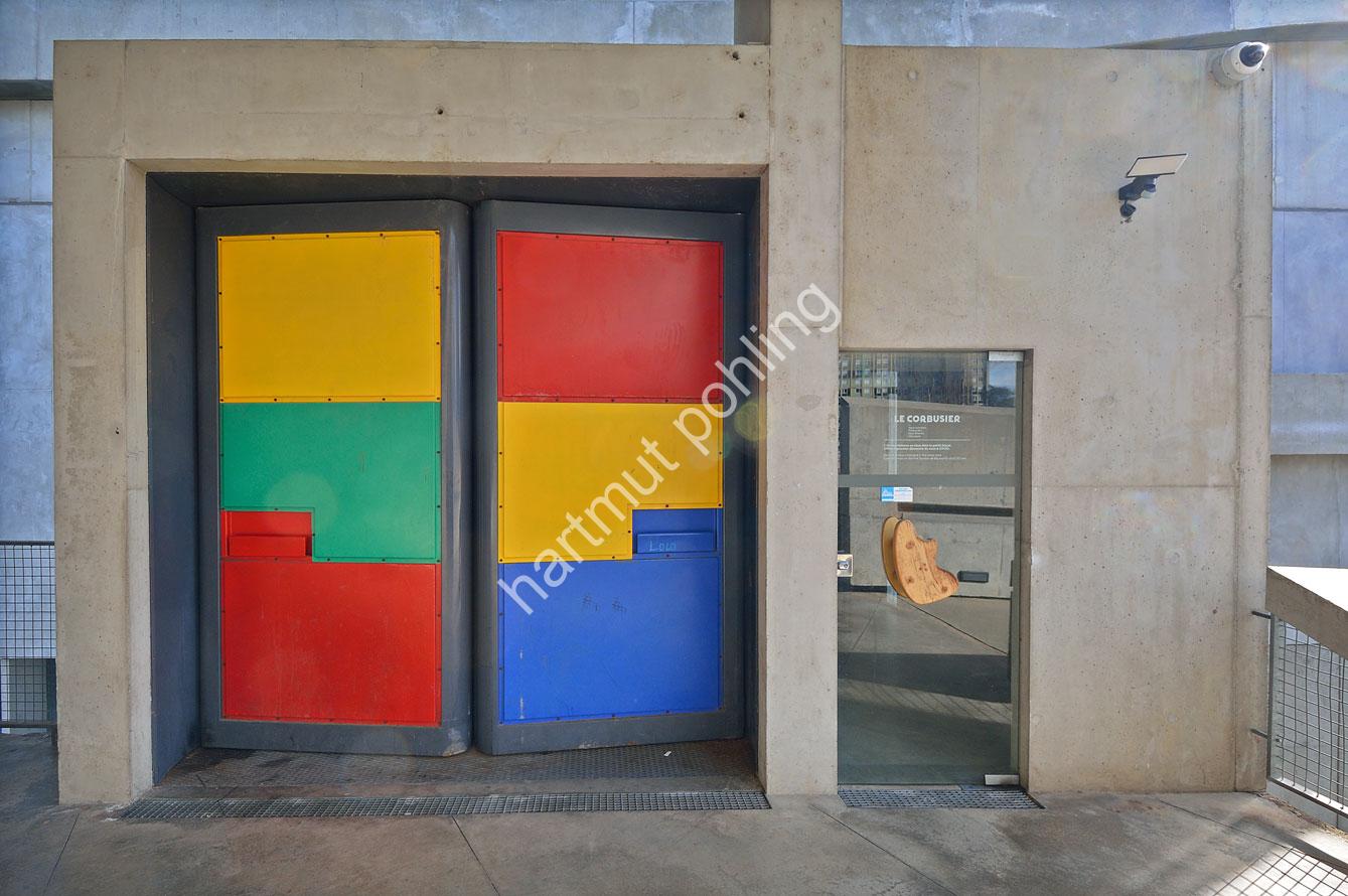 LE-CORBUSIER-EGLISE-SAINT-PIERRE-FIRMINY-VERT05