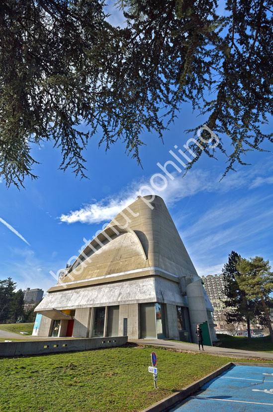 LE-CORBUSIER-EGLISE-SAINT-PIERRE-FIRMINY-VERT09