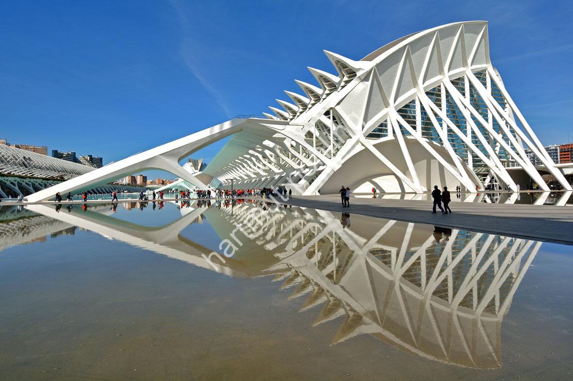 CALATRAVA-SANTIAGO-MUSEU-DE-LES-CIENCIES07