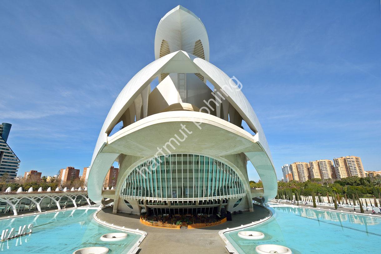 CALATRAVA-SANTIAGO-PALAU-DE-LES-ARTS02