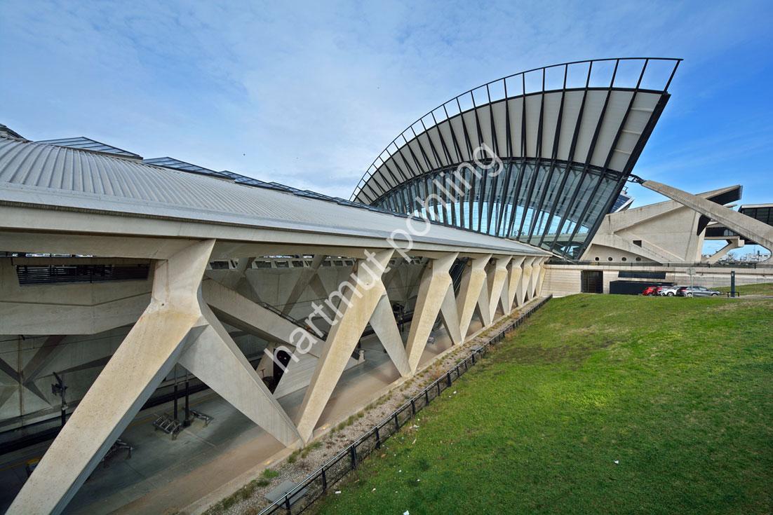 CALATRAVA-SANTIAGO-SAINT-EXUPERY-TGV-STATION03